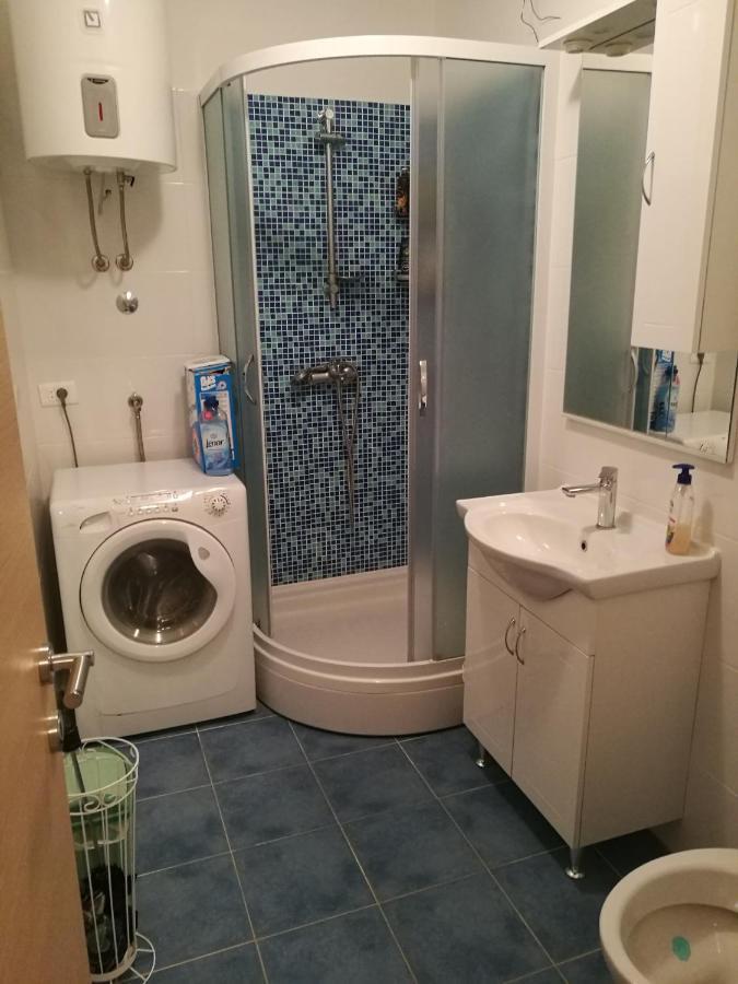 Pretty Big Double Bed Room With Balcony Split Eksteriør bilde