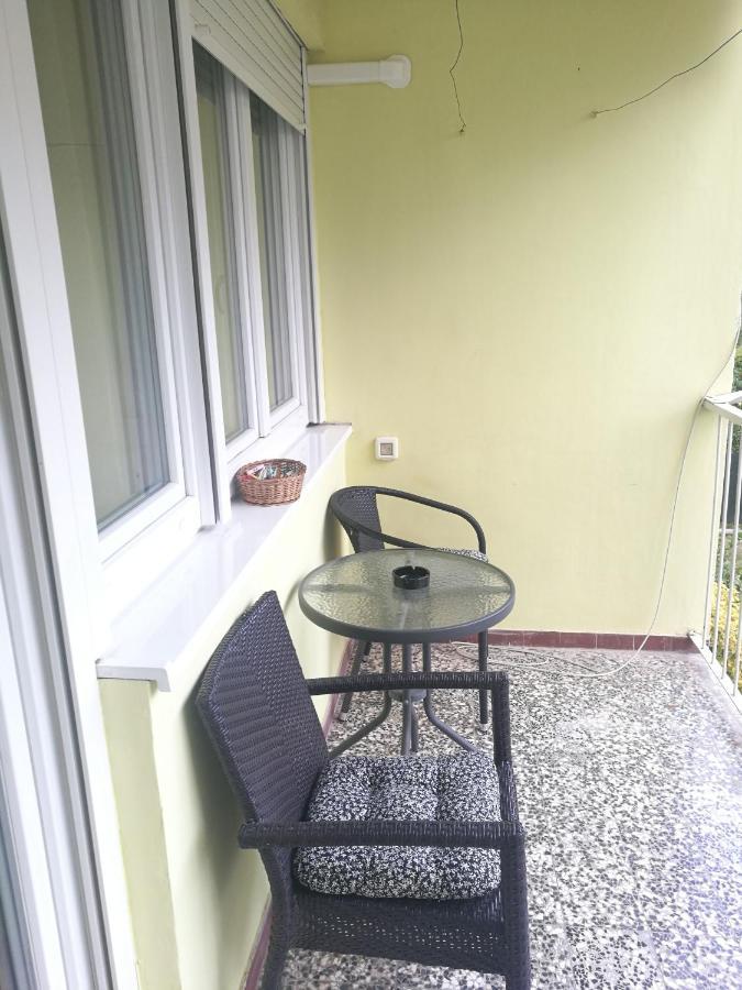 Pretty Big Double Bed Room With Balcony Split Eksteriør bilde