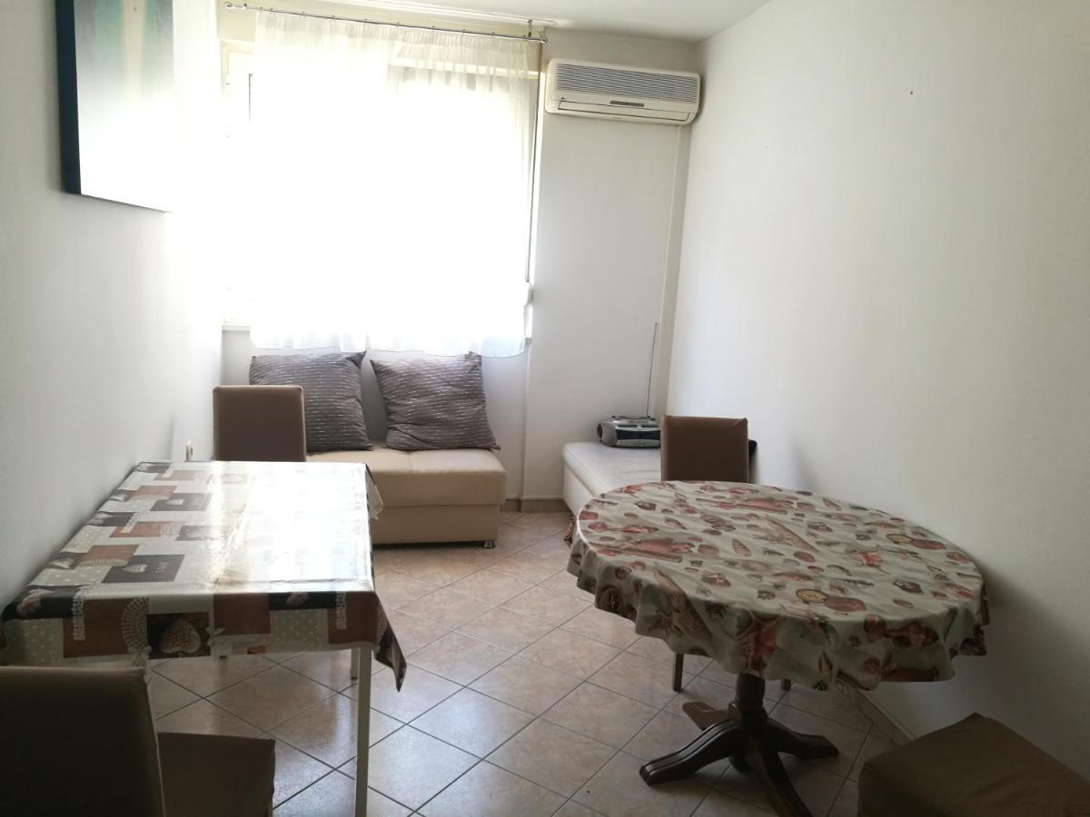 Pretty Big Double Bed Room With Balcony Split Eksteriør bilde