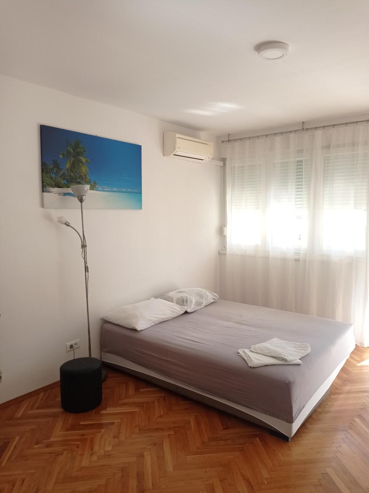Pretty Big Double Bed Room With Balcony Split Eksteriør bilde